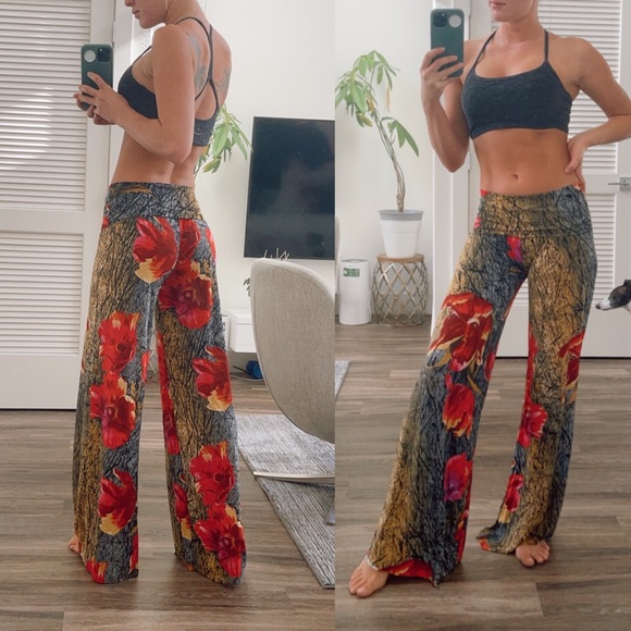 Floral Palazzo Pants - Picture 1 of 3